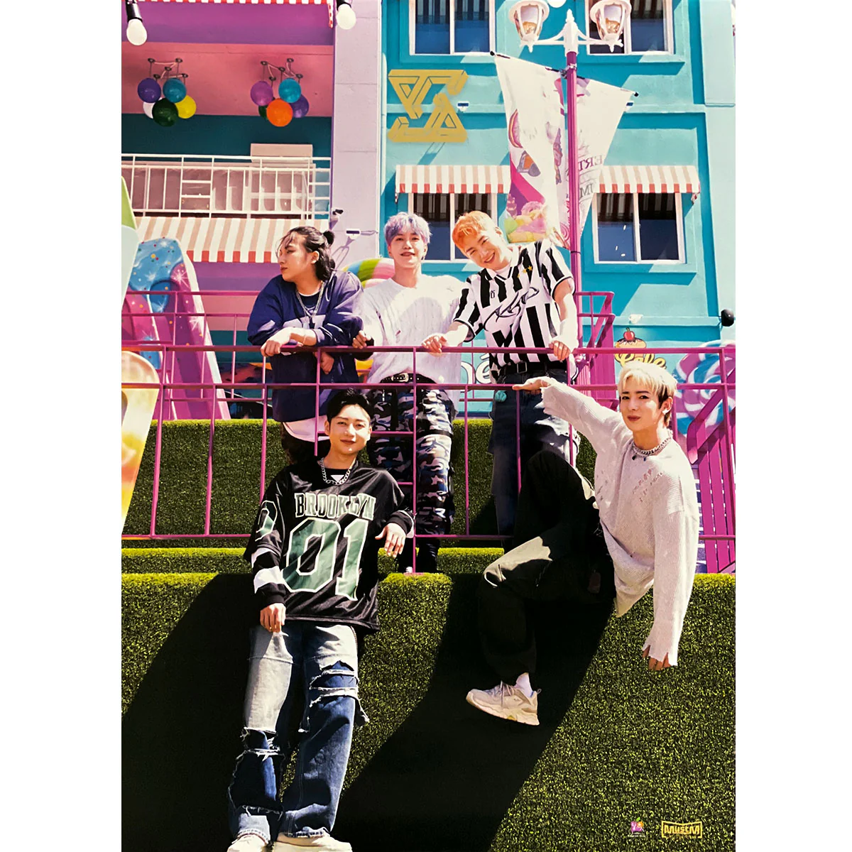 머스트비 | MUSTB | 4TH SINGLE ALBUM [ ROYALTY ] | POSTER ONLY