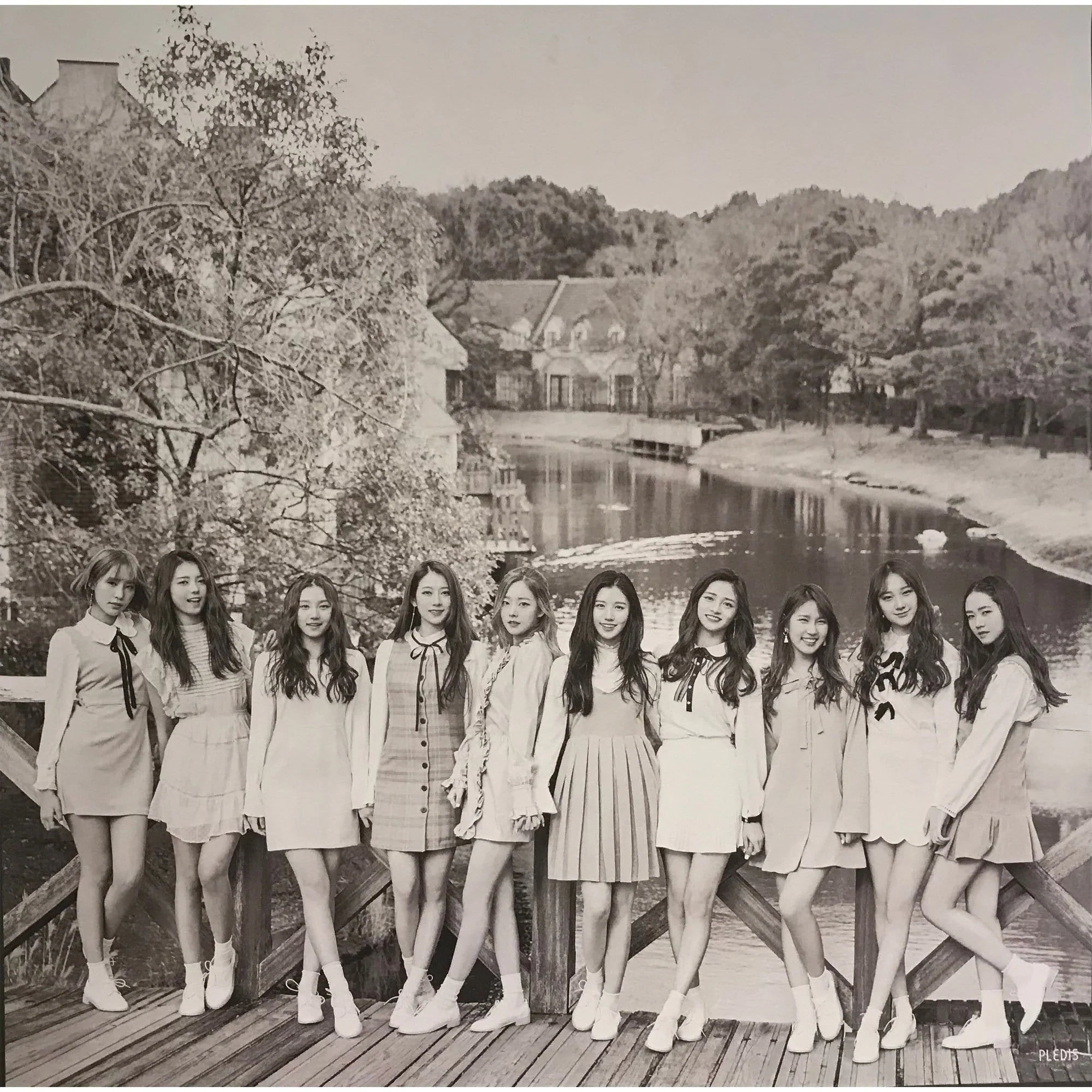 프리스틴 | PRISTIN | 1ST ALBUM [ HI! PRISTIN ] | POSTER ONLY - Image 2