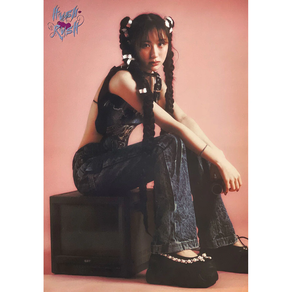 이채연 | LEE CHAEYEON | 1ST MINI ALBUM [ HUSH RUSH ] | (INFLUENCER VER.) POSTER ONLY