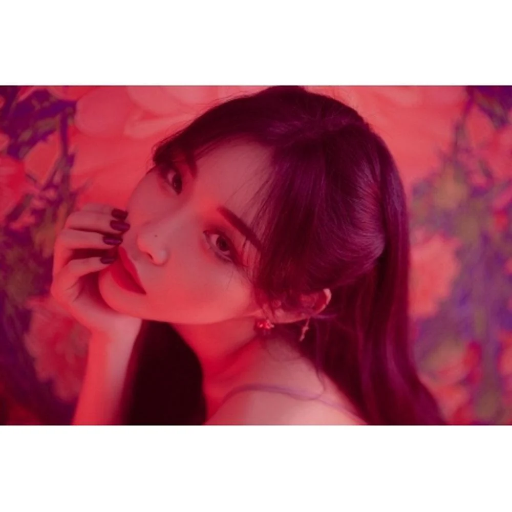 청하 | CHUNGHA 2ND SINGLE ALBUM [ 벌써 12시 ]