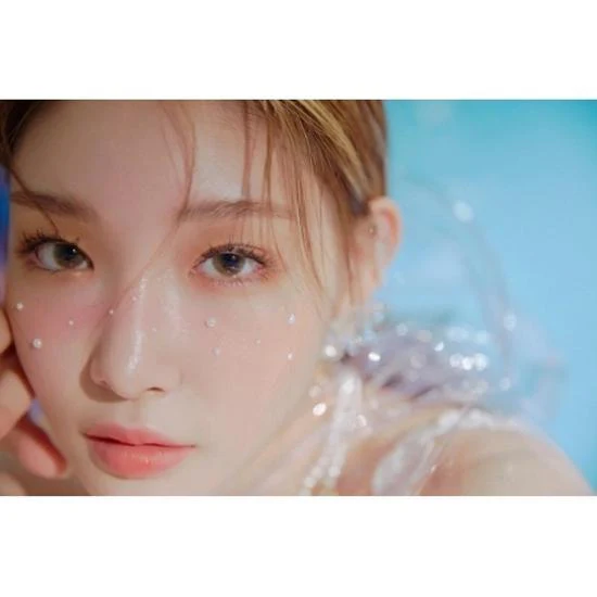 청하 | CHUNGHA 3RD MINI ALBUM [ BLOOMING BLUE ]