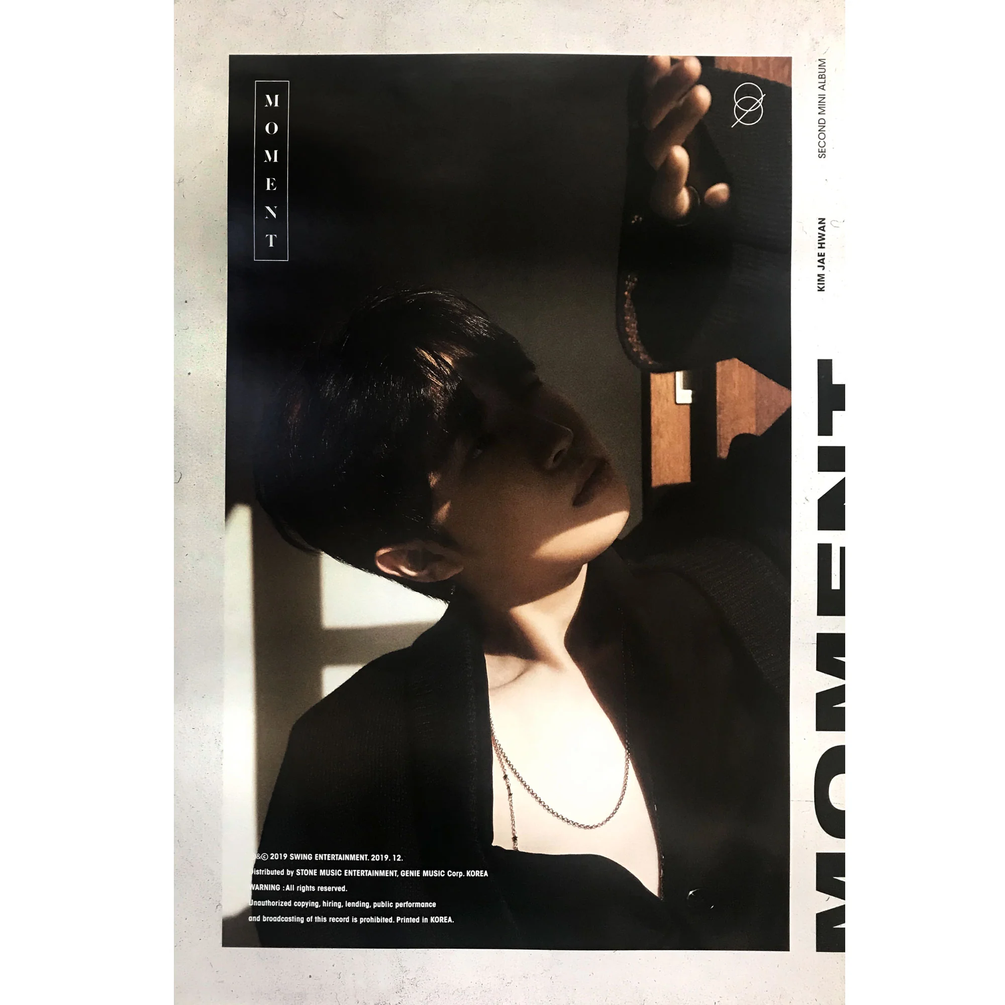 김재환 | KIM JAEHWAN | 2ND MINI ALBUM [ MOMENT ] | (DAY - B VER.) POSTER ONLY