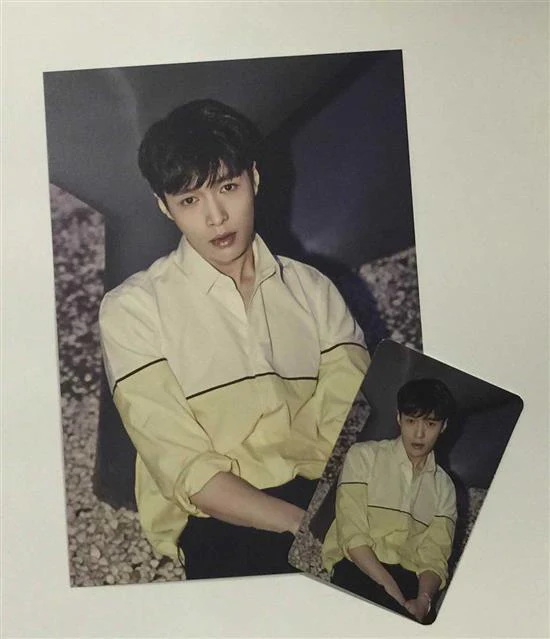 엑소 | EXO [ LOVE ME RIGHT ] POSTCARD + PHOTOCARD SET (LAY)