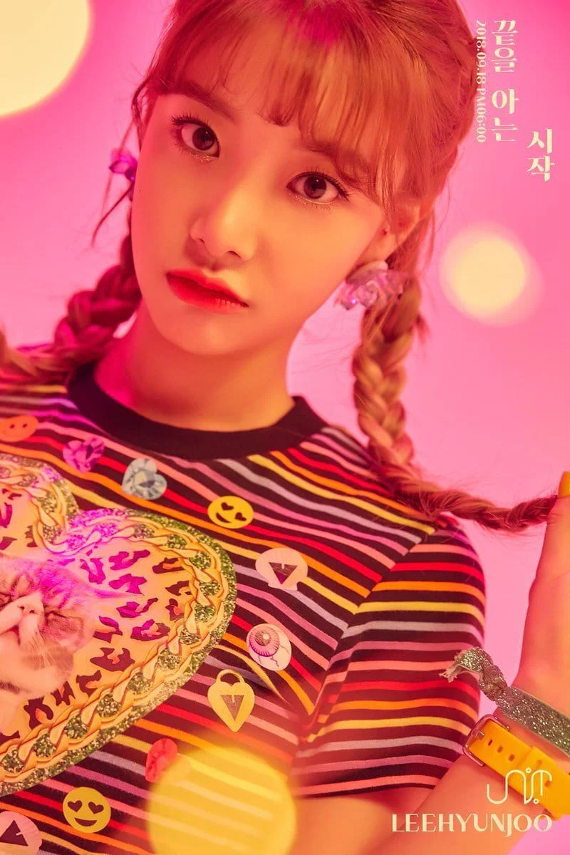 유니티 | UNI.T 2ND MINI ALBUM [ BEGIN WITH THE END ] - Image 3