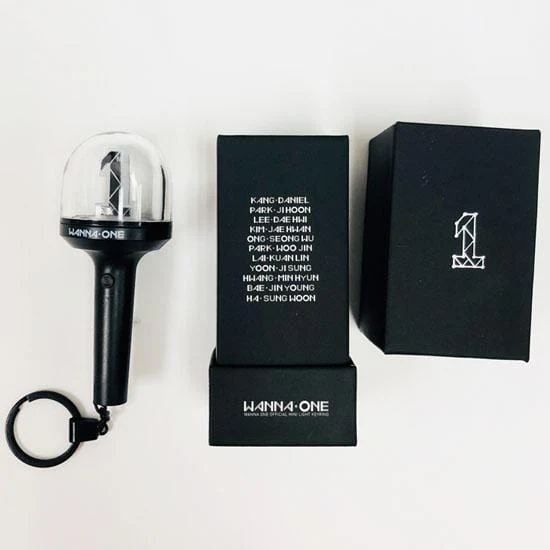 워너원 | WANNA ONE OFFICIAL LIGHT STICK MINI KEYRING - Image 3